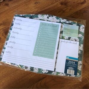 Undated weekly calendar with notes